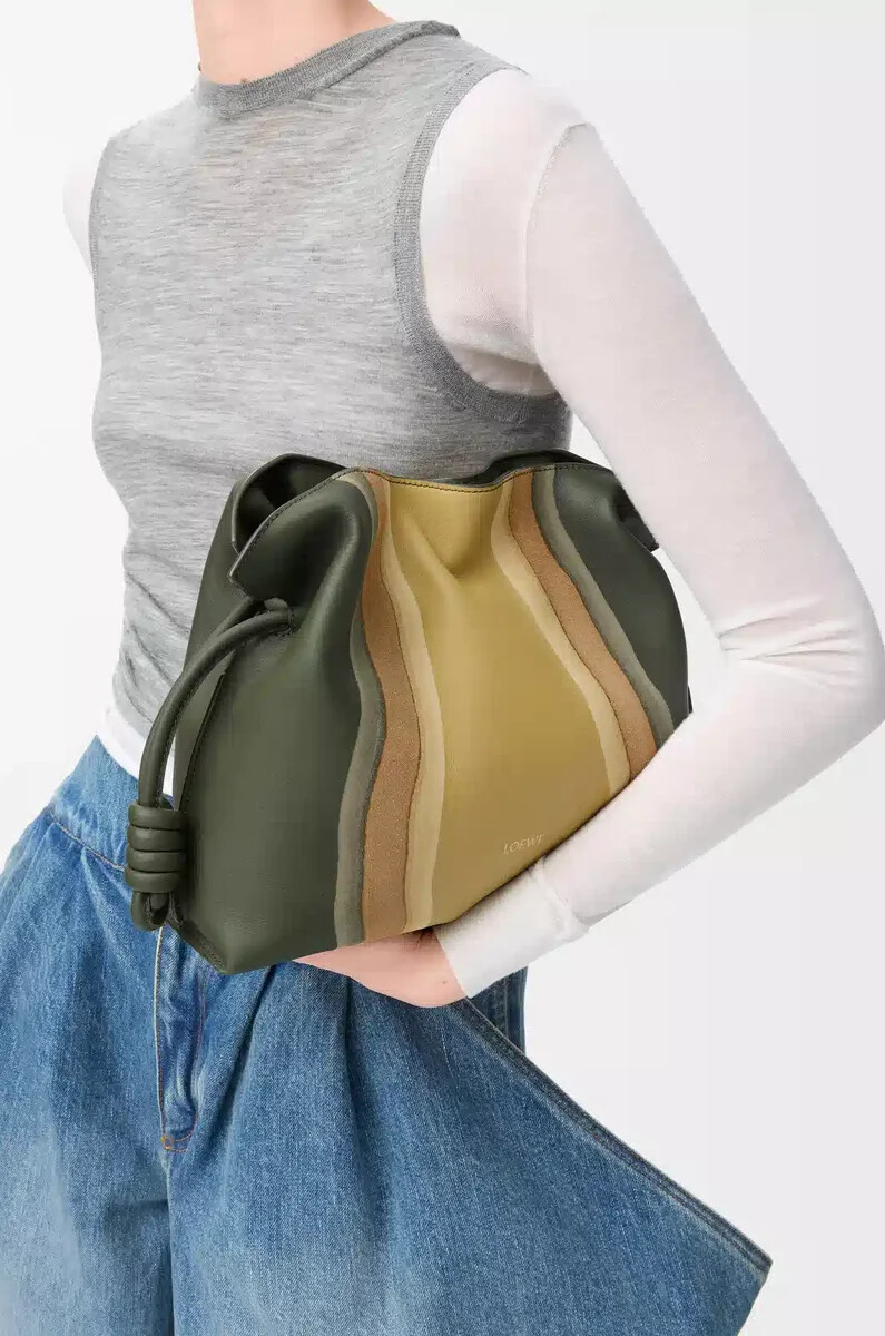 medium flamenco clutch landscape in nappa calfskin bottle greenochre