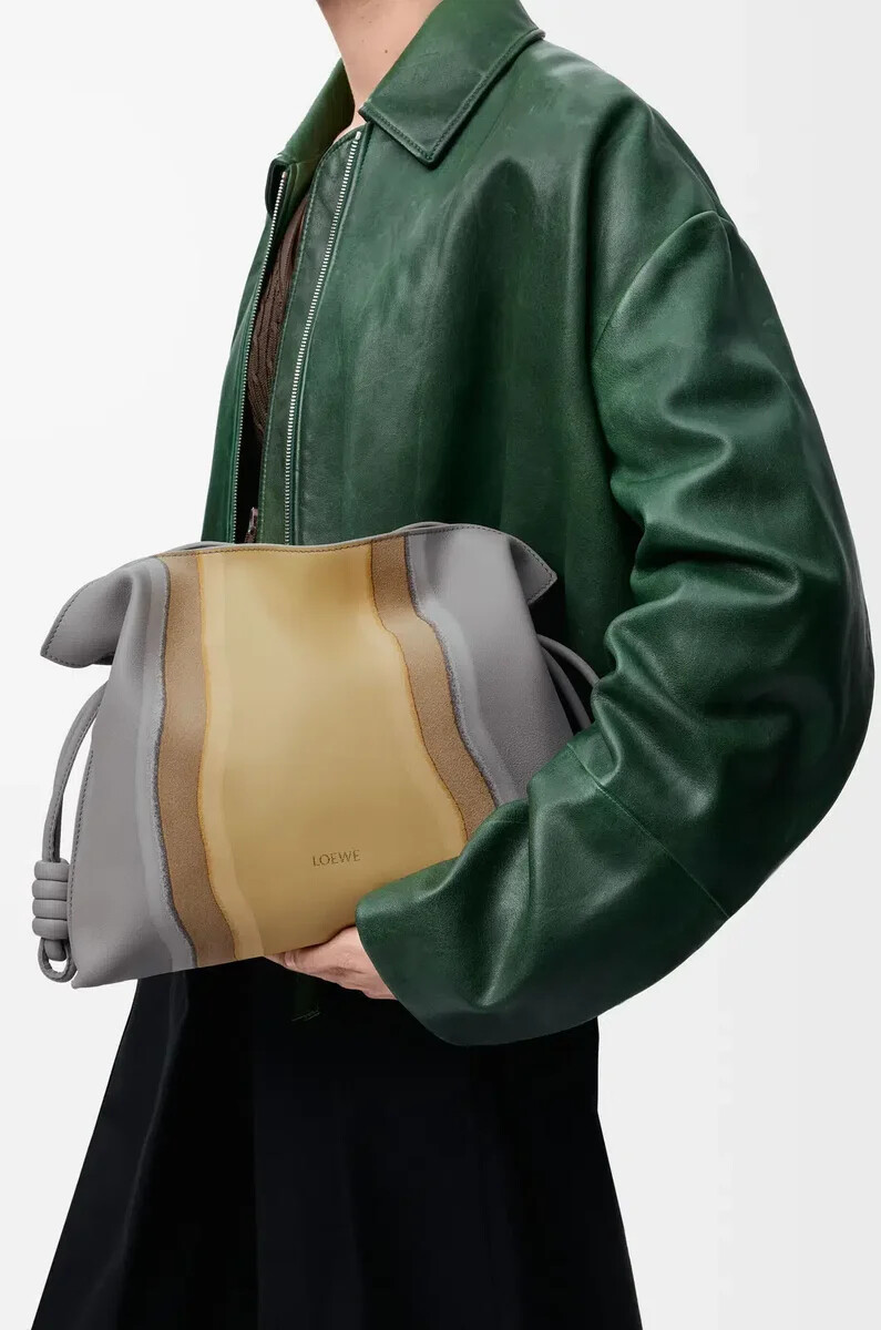 medium flamenco clutch landscape in nappa calfskin sparkling greybutter